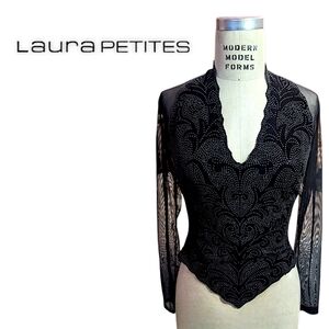 LAURA Petites - Unique glam pointed top with sheer mesh sleeves